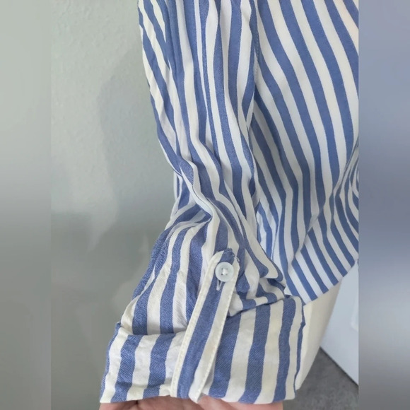 Beach lunch Launch Button Down Striped Top - Picture 3 of 9